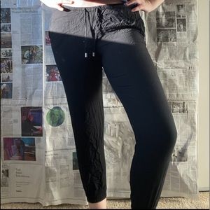 Divided black pants size 6!✨